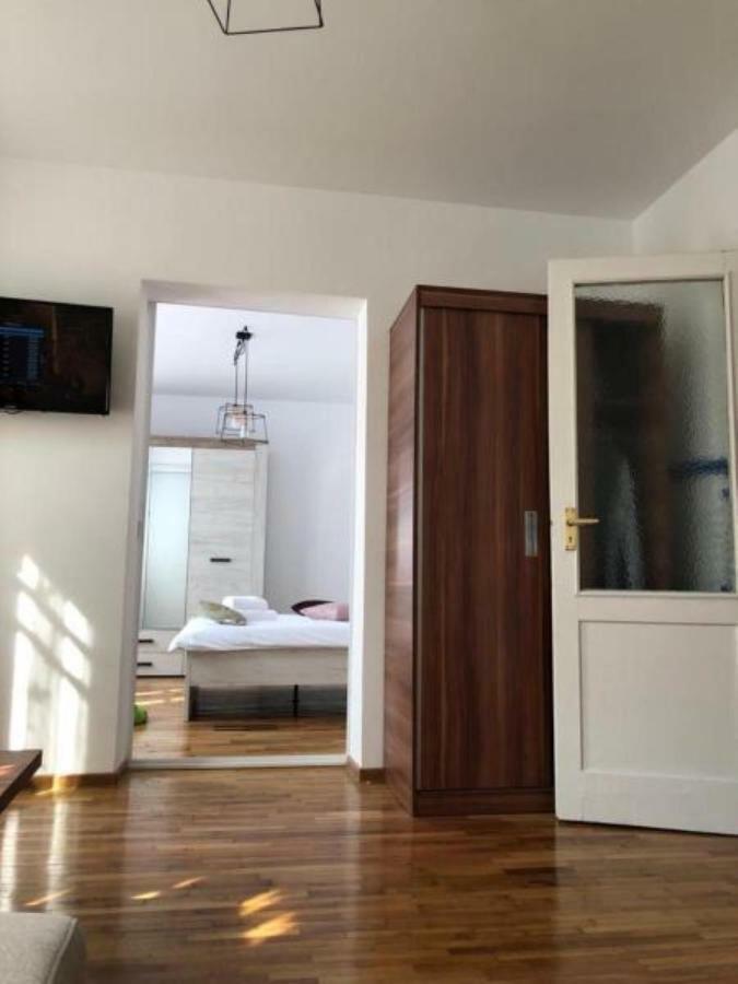 Casa Alise-Luise Apartment Брашов Екстериор снимка
