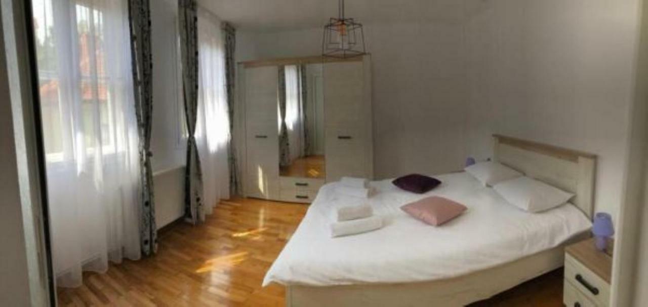 Casa Alise-Luise Apartment Брашов Екстериор снимка