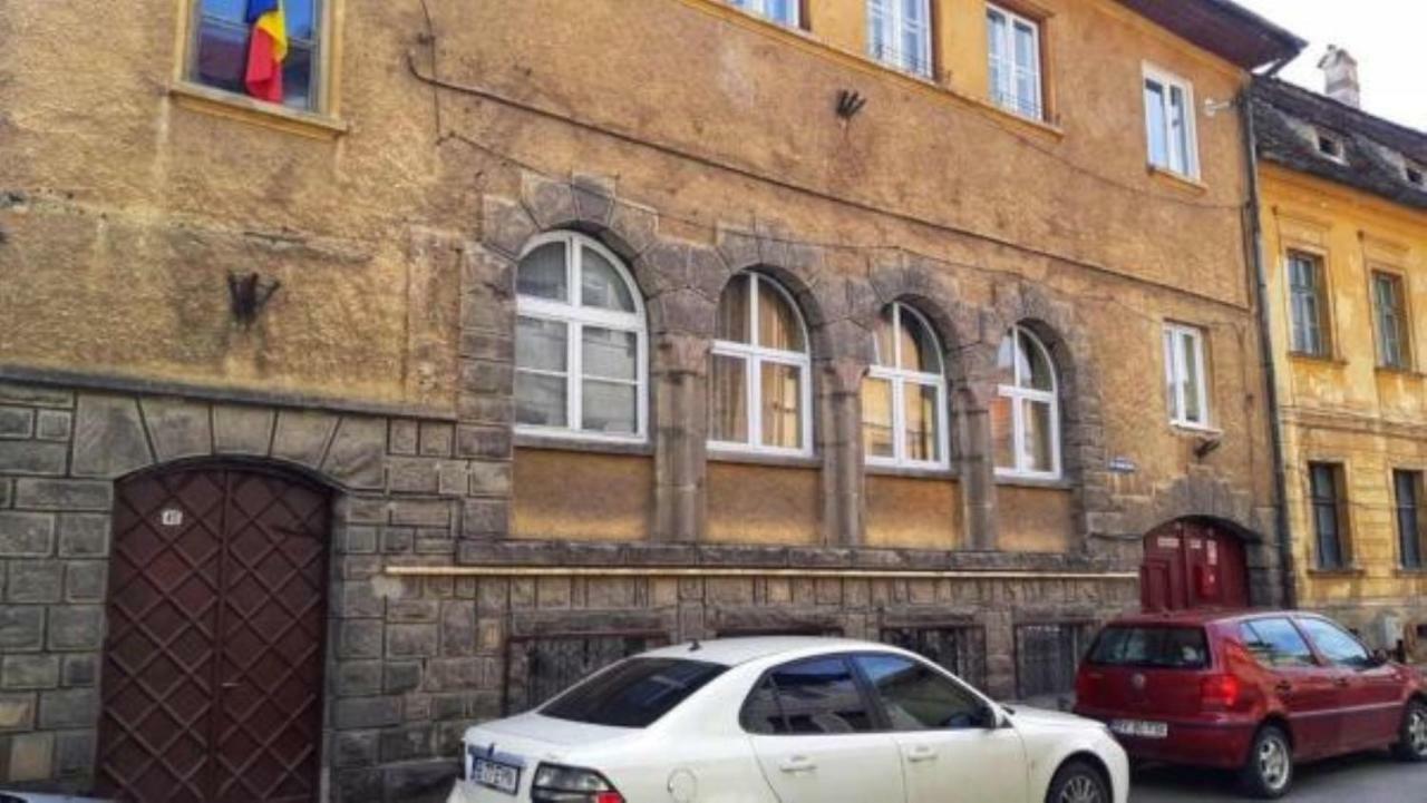 Casa Alise-Luise Apartment Брашов Екстериор снимка